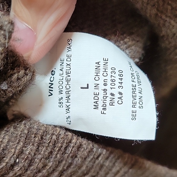 EUC- Vince Wool & Yak Hair Blend Crew Neck Sweater in Nutmeg - Picture 4 of 5
